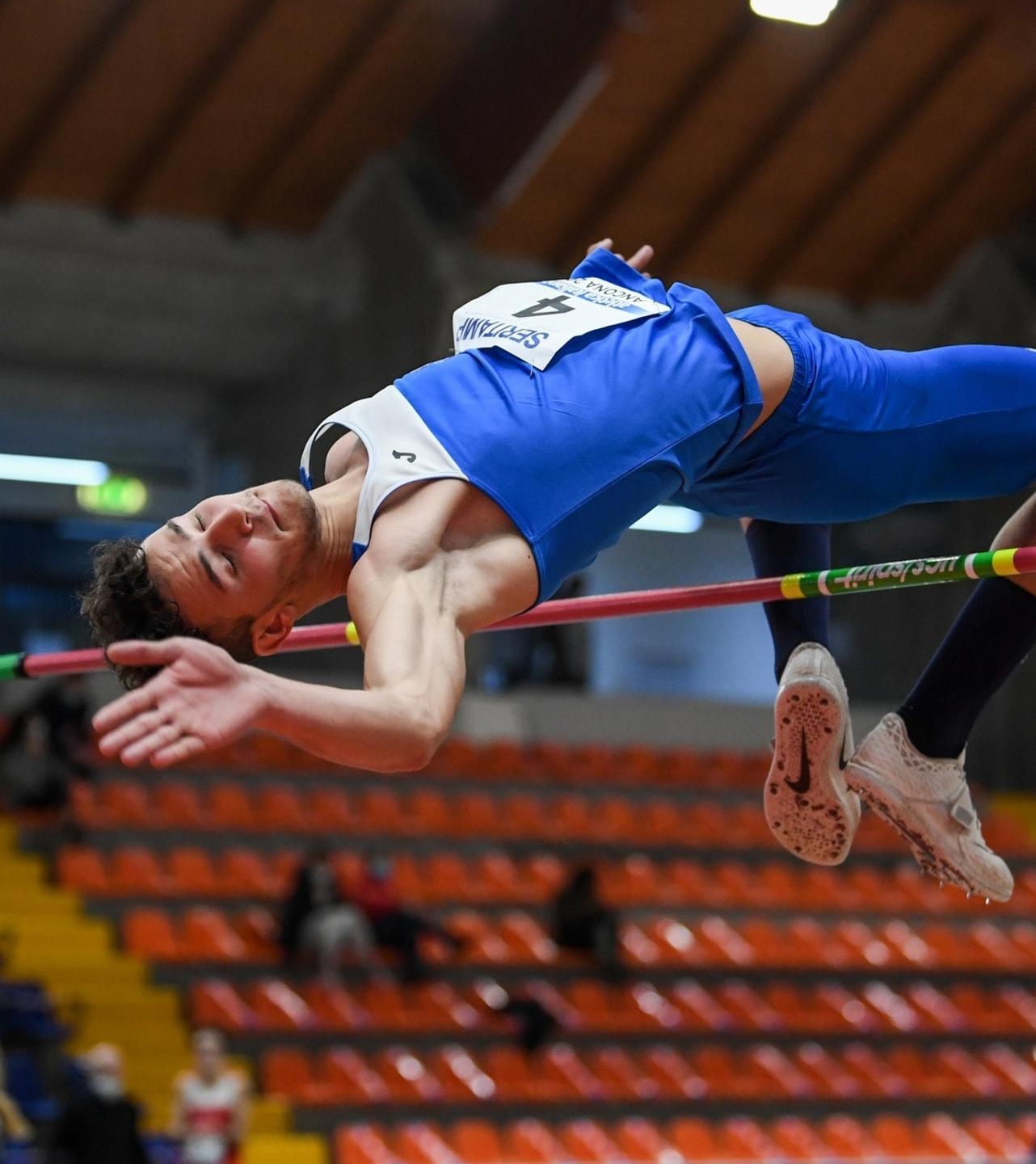 Luiu vola sempre più in alto Pedditzi, 3 km da record 