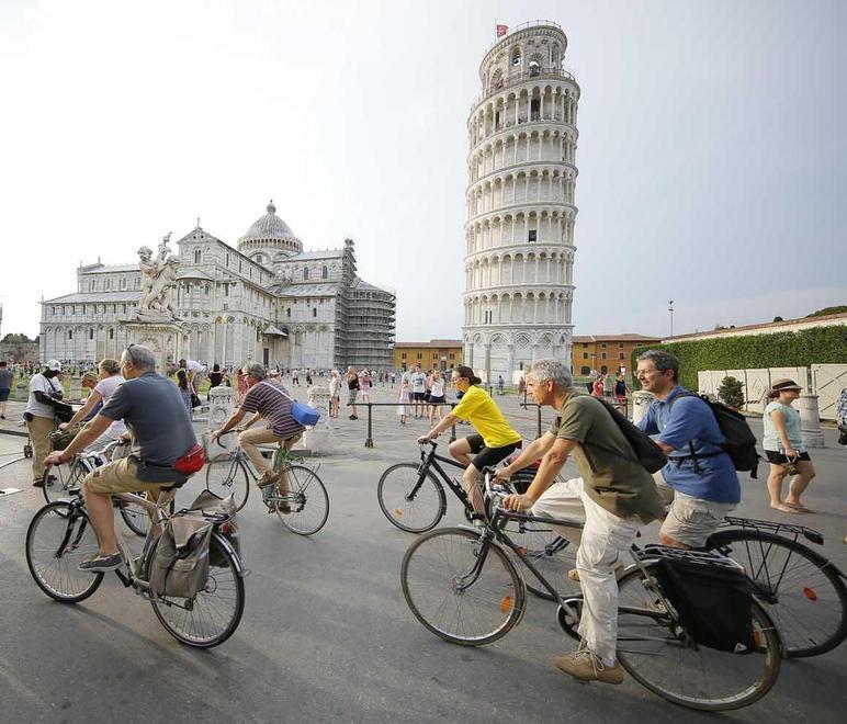 Stop alle bici al Duomo, l’ordinanza è sospesa 