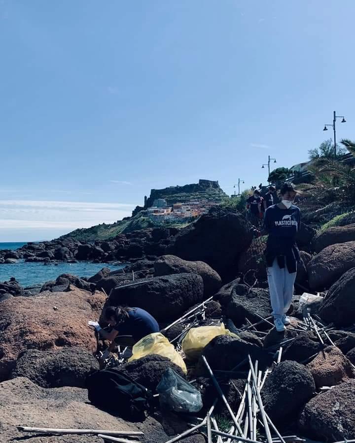 Castelsardo Plastic Free libera le spiagge da 250 chili di rifiuti