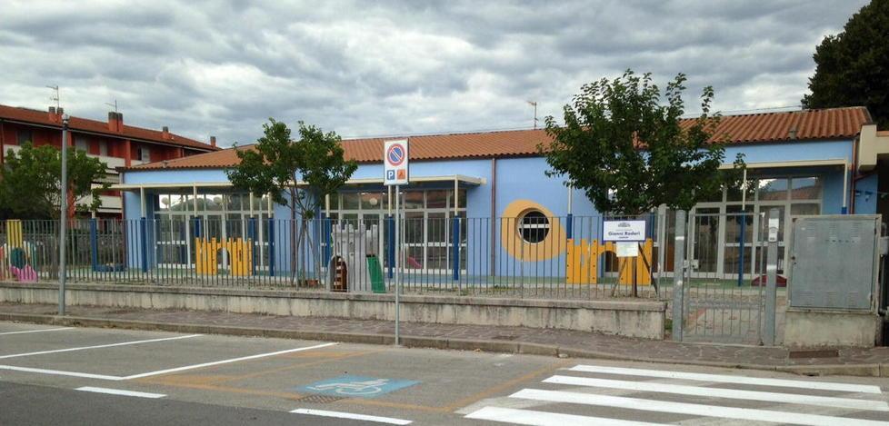 Da sei a cinque classi alla scuola materna Proteste a Lammari 