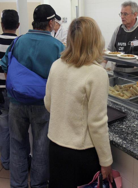 Più di 130mila “nuovi poveri” i lavoratori dei servizi i più colpiti