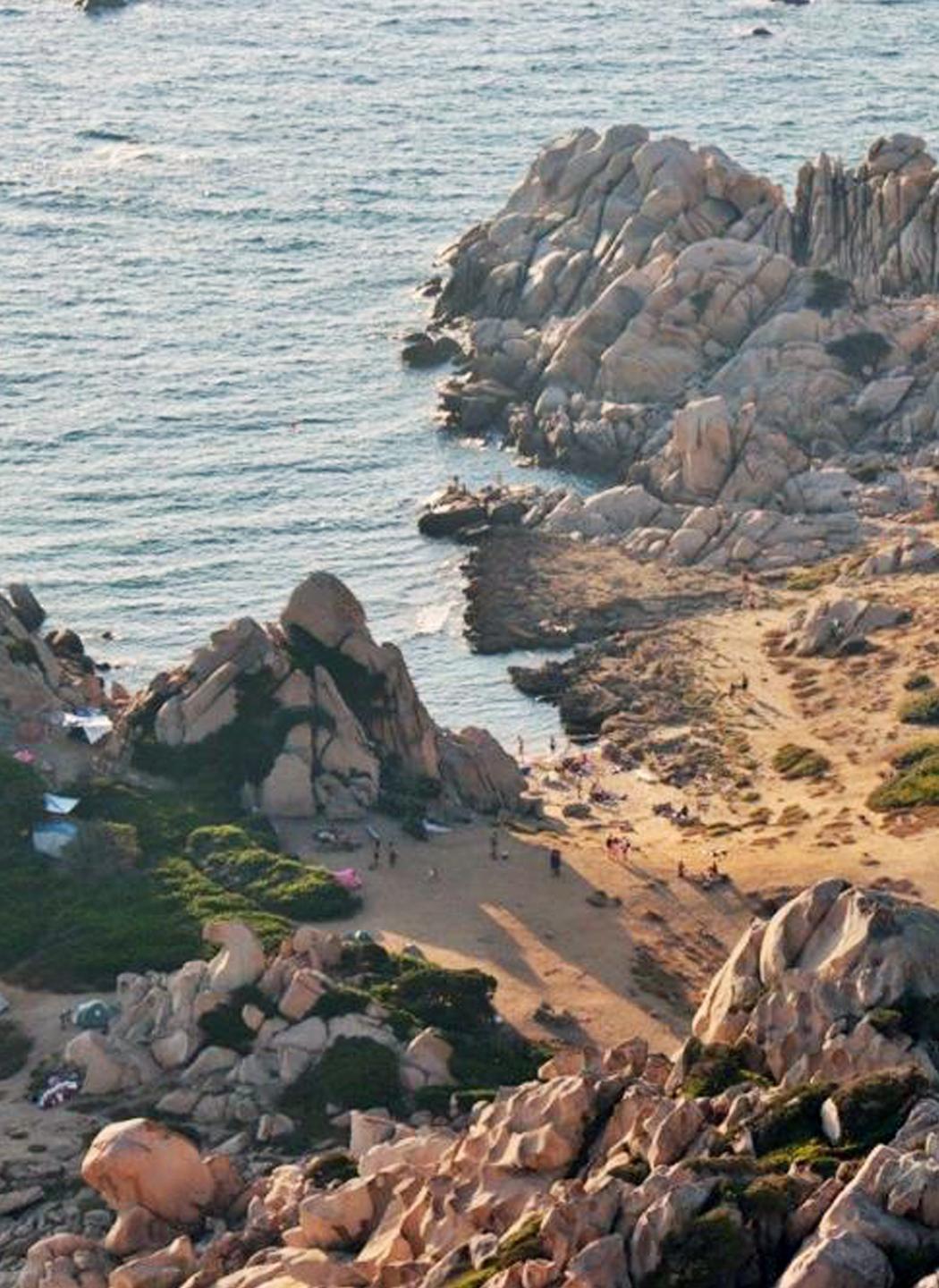 Coliformi fecali, niente bagno a Cala Grande