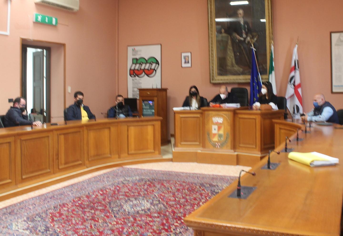 Cimitero da ampliare, c’è il sì a metà 