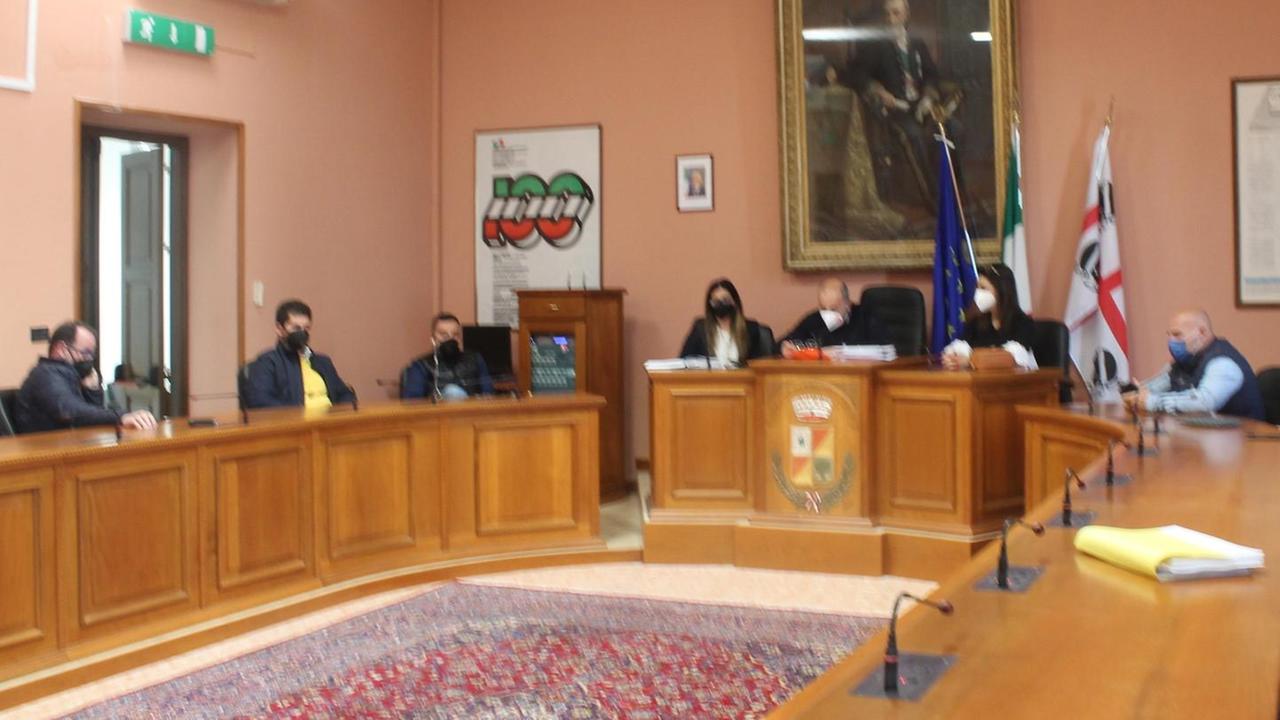Cimitero da ampliare, c’è il sì a metà