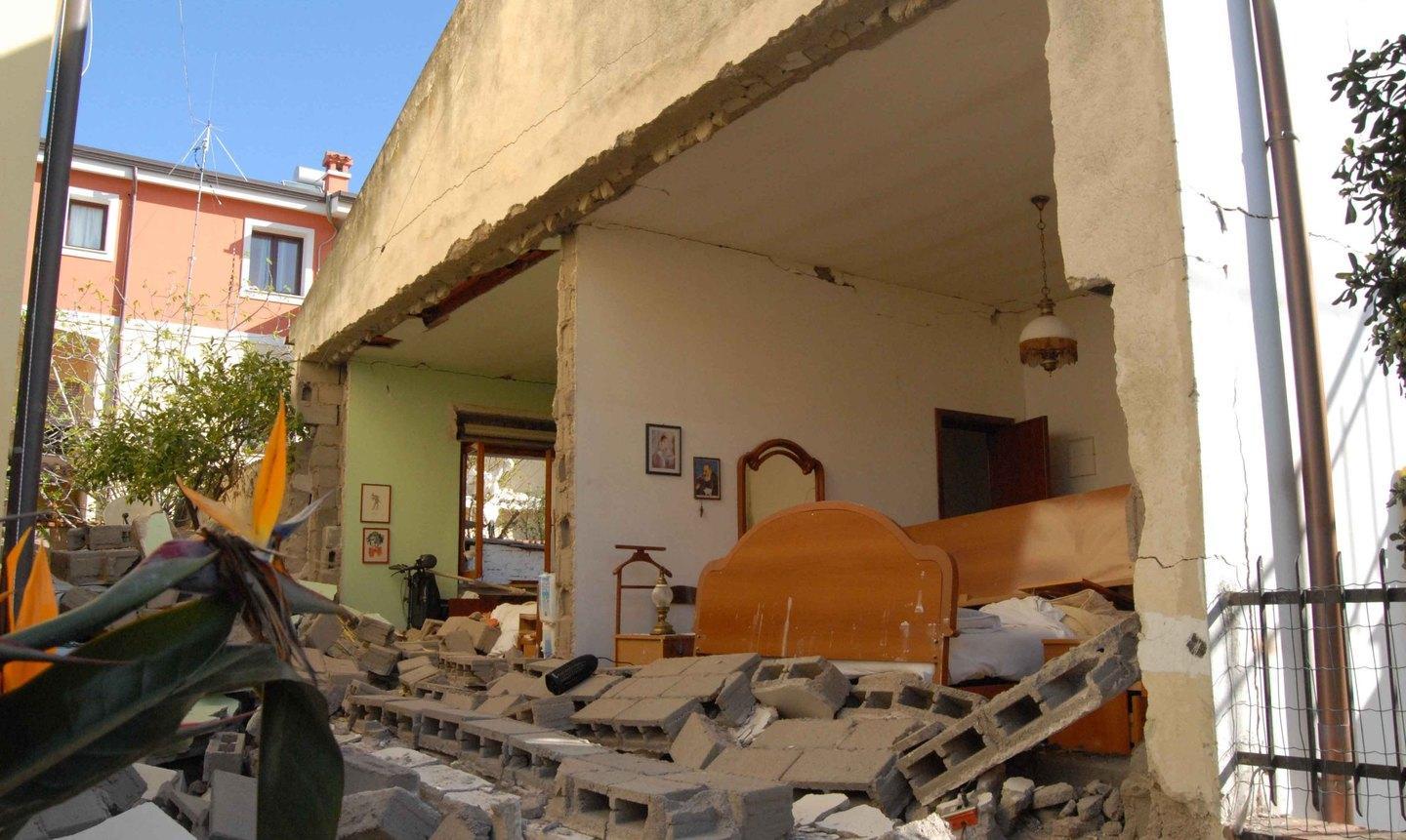 Morta dopo il crollo della casa, cambio di giudice al processo 