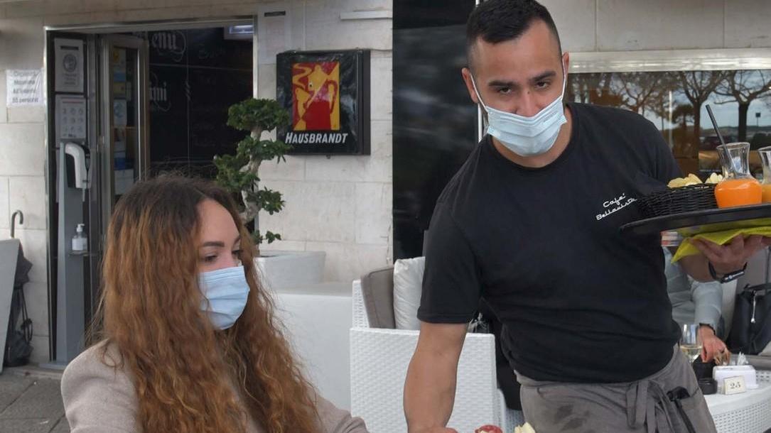Per la zona bianca meno di 784 casi settimanali