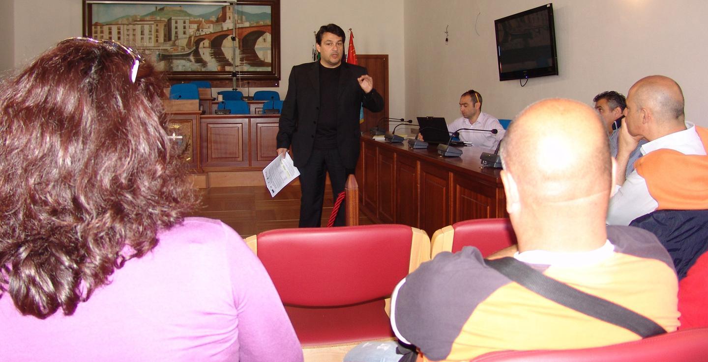 «Non era un ente pubblico, assolvete gli imputati» 