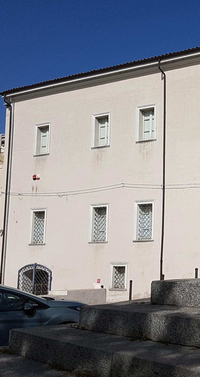 Chiusi e inaccessibili scatta l’emergenza per gli archivi storici 