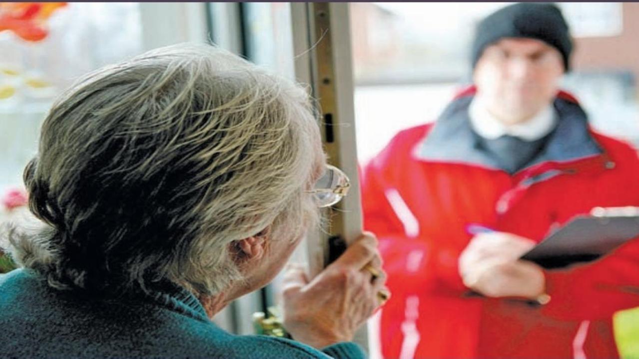 Anziani soli e truffati «Così dovete difendervi»
