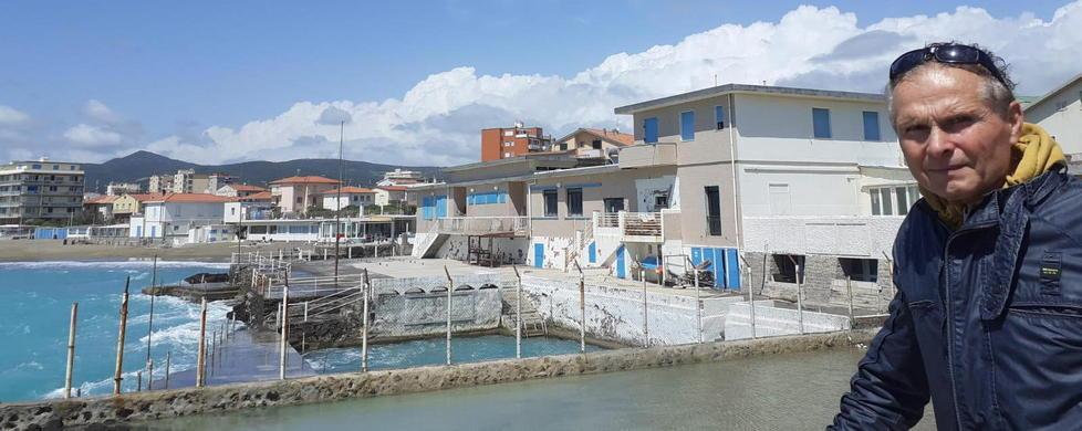 Il gestore del bagno Sirena di Rosignano non ci sta: «Concessione ritirata per ritorsione» 