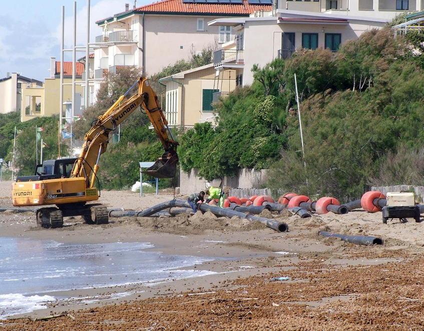 L'allestimento dell'area cantiere in zona Conchiglia (foto Paolo Barlettani)