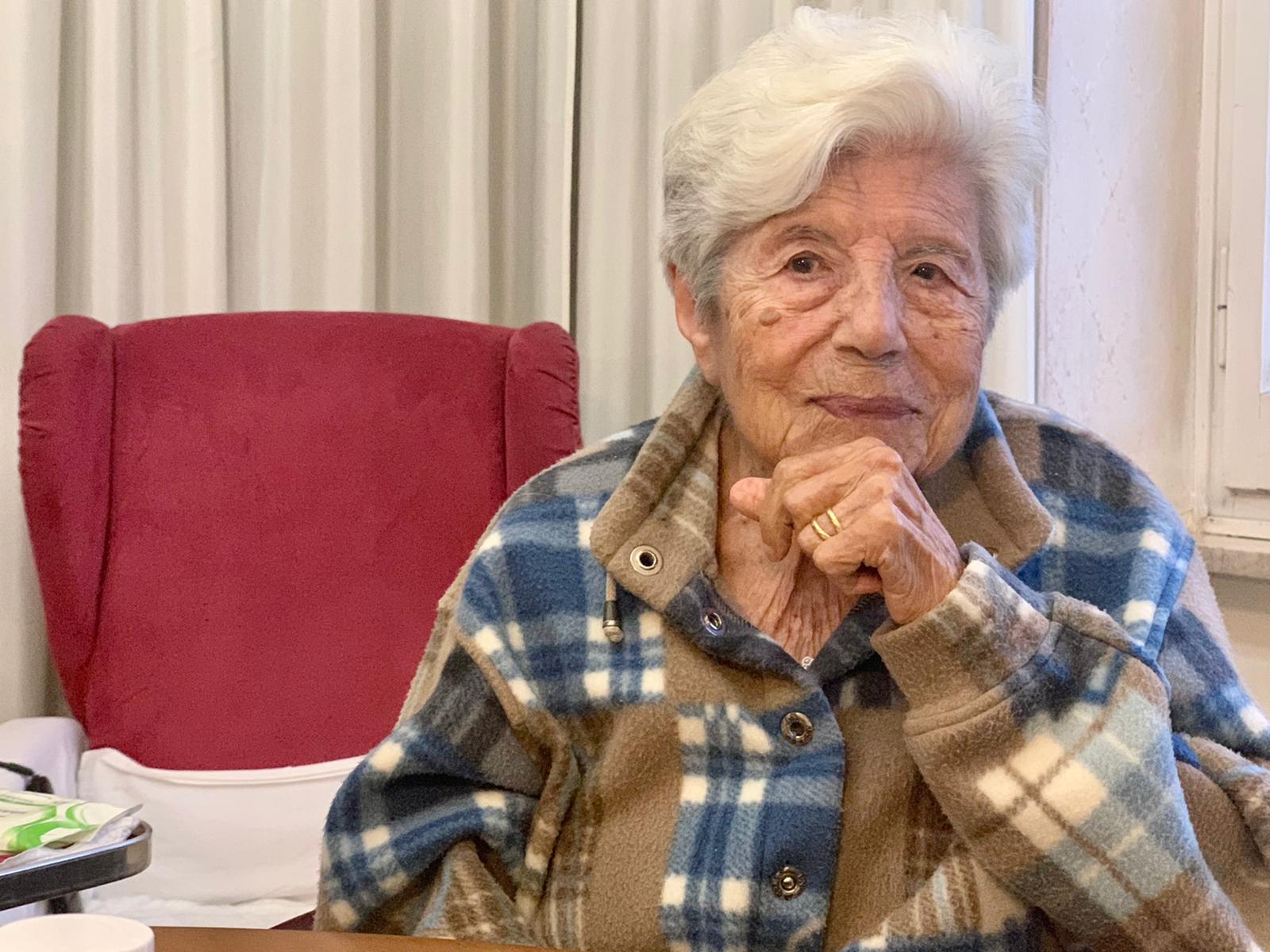 La signora Adelina Anedda in una bella foto della gentile lettrice Rosi Giua