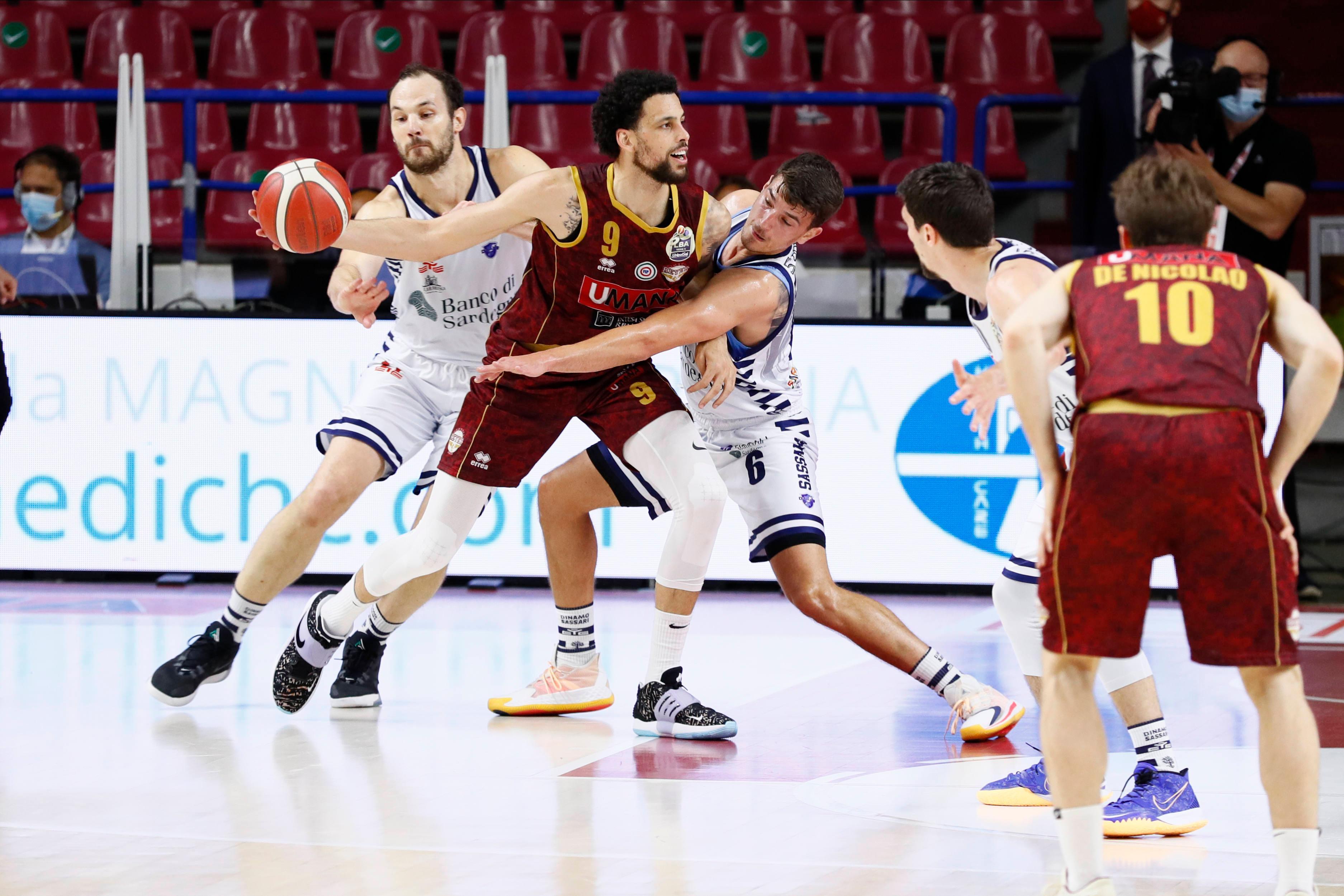 Basket: Beffa atroce per la Dinamo, Venezia in semifinale