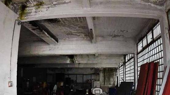 Ex mercato coperto di Avenza in degrado Il Comune: disponibili anche a venderlo