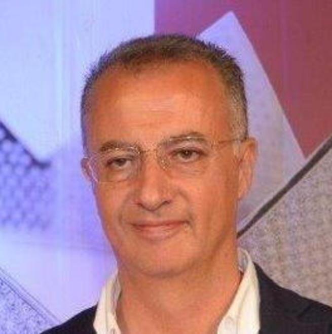 Salgono i contagi da Covid Il sindaco chiude le scuole «Meglio prevenire guai» 