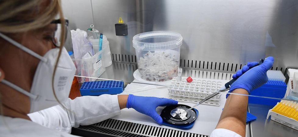 Contagi in calo ma il Covid fa un’altra vittima