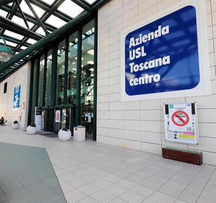 In calo i nuovi casi positivi e i ricoveri nei reparti Covid 