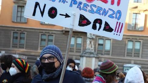 “Priorità alla scuola” a Bologna per non ricorrere più alla Dad