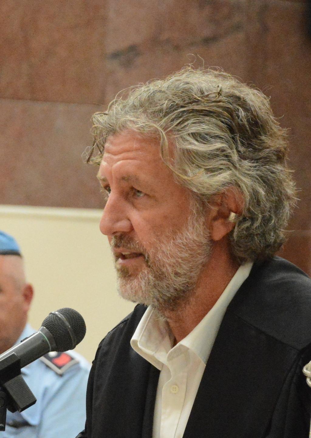 I testi scagionano alcuni imputati: «Rivendevano solo mezzi agricoli» 