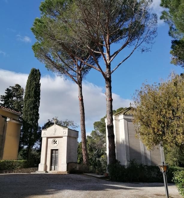 Cremazioni, il Comune di Campiglia toglie il contributo assegnato ai residenti 