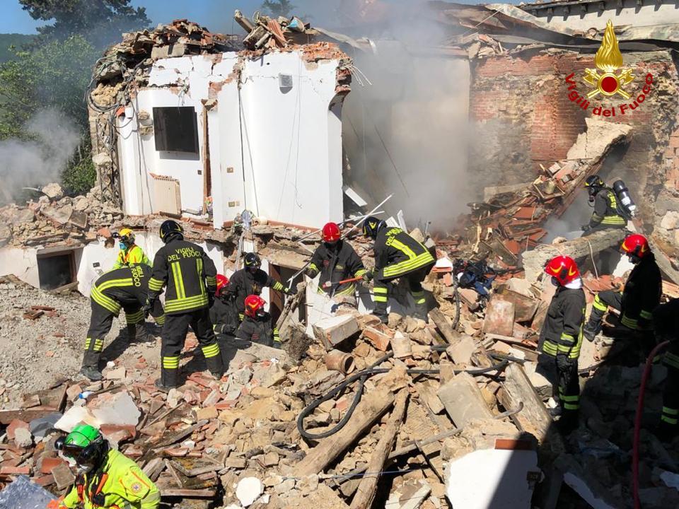 Esplosione nel Chianti, sono morti nella casa dei loro sogni 