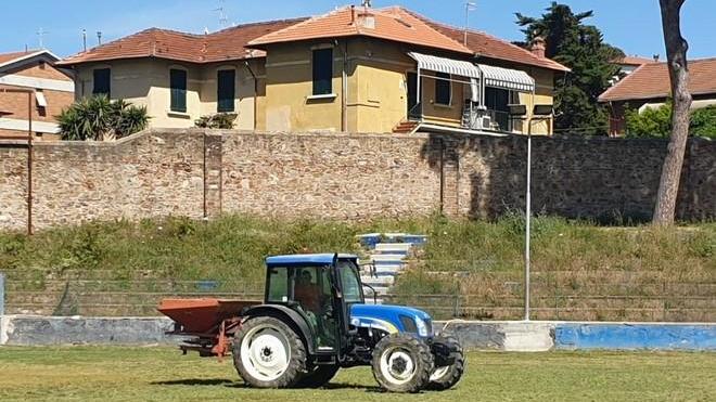 I lavori sul terreno di gioco