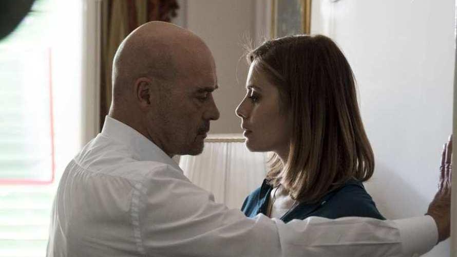 Il giallo e le corna, Montalbano tradisce Livia. Insorge l’Italia del commissario: lui non può
