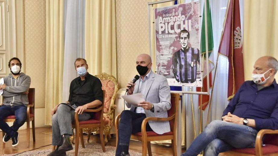 Due giorni per Armando Picchi a 50 anni dalla morte: «Nella storia di Livorno come Modì e Mascagni» 