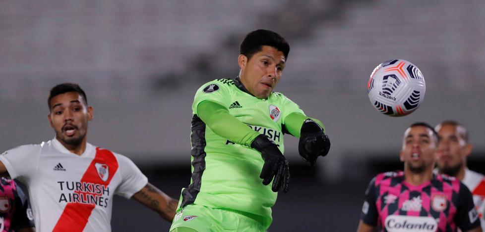 Il River vince con un centrocampista tra i pali 