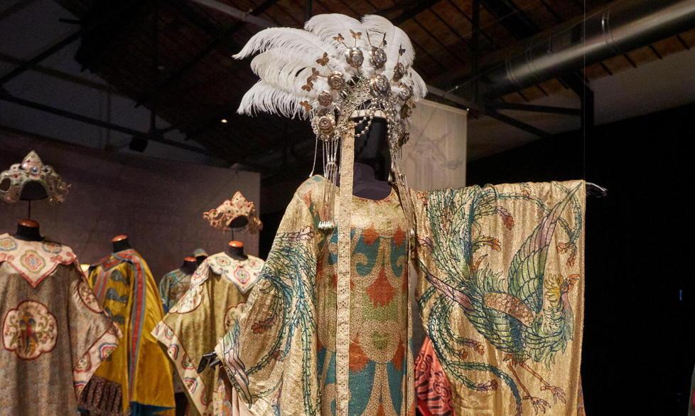 I costumi della Turandot al museo del tessuto: da restare senza fiato