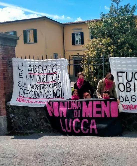Covid, continuano a diminuire i ricoveri 