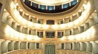 Al teatro dei Vigilianti si restaura il sipario Poi toccherà alle facciate