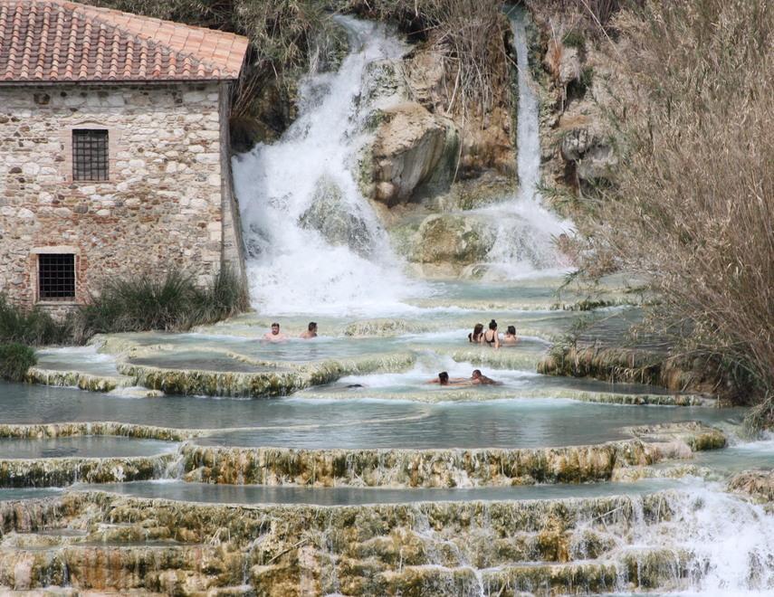Cascate del Molino, dietrofront Per entrare niente prenotazioni 