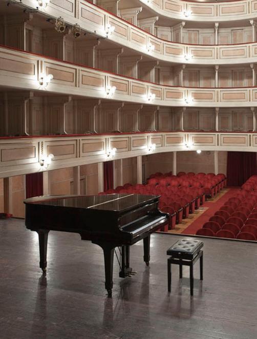 Il teatro Ruggeri riparte all’insegna della musica