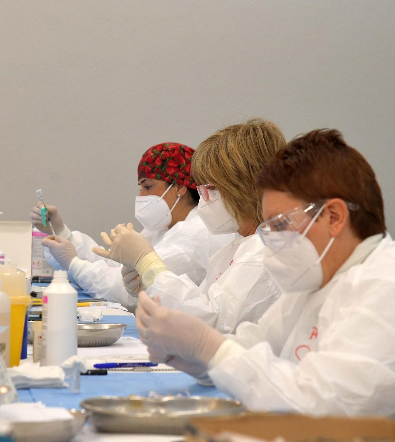 Open day all’hub di Olbia 1400 prenotati in un’ora 