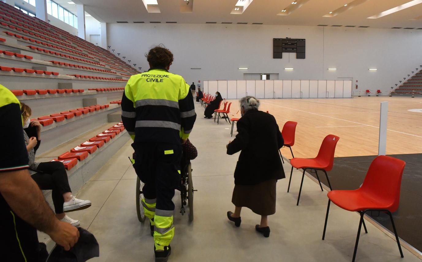Siniscola, over 80 esclusi dai vaccini a domicilio 