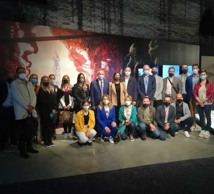 Esordio di Peccioli alla Biennale tra torre campanaria e discarica - Foto