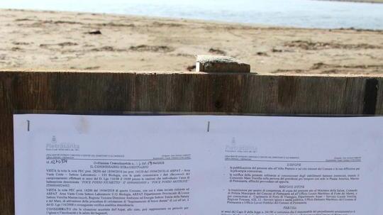Torna balneabile la spiaggia a Motrone