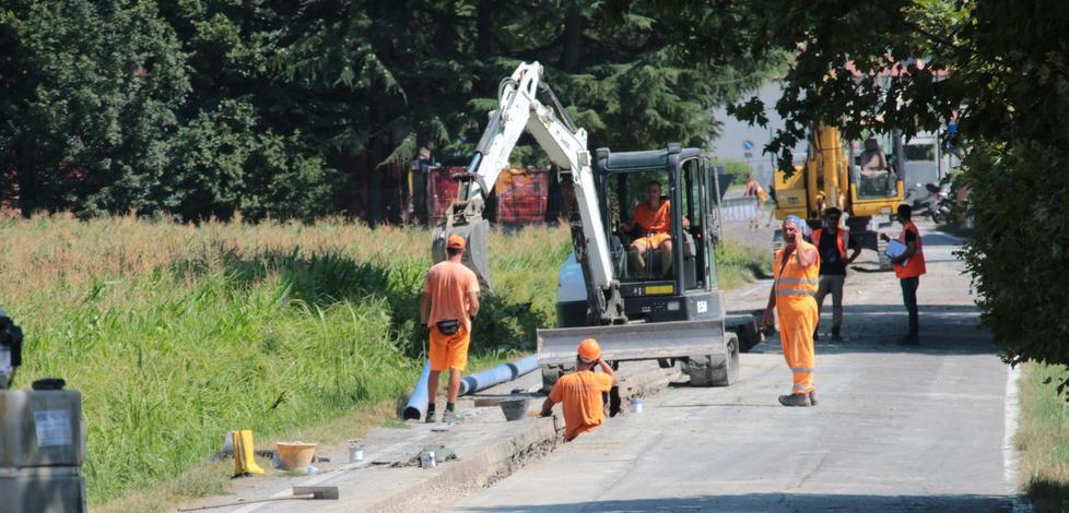 A secco da sei giorni «Le ville vicine riempiono le piscine» 