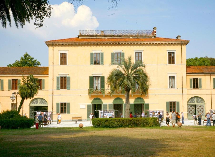 Villa Borbone, visite guidate e spettacolo per tutta la domenica Il Tirreno