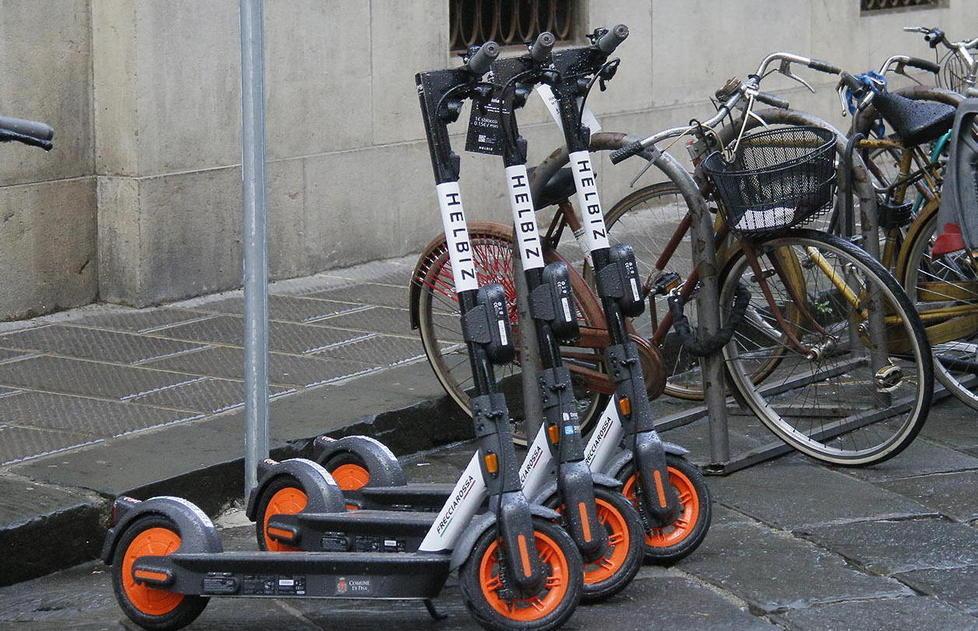 Monopattini di Helbiz, avviata la procedura per annullare il servizio