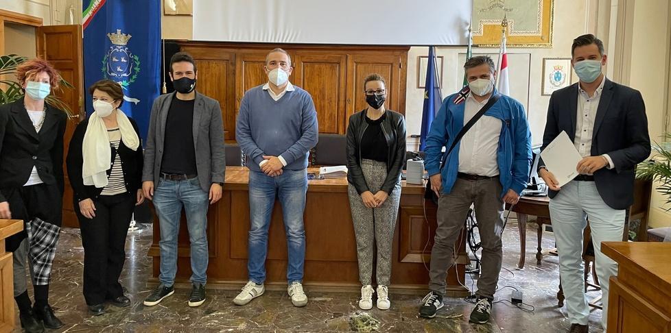 I commercianti dal sindaco di Calci «Ridurre la Tari» 