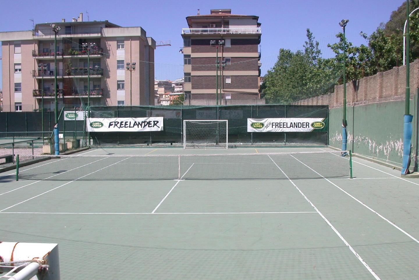 Tutti pazzi per il padel debutto ufficiale in città 