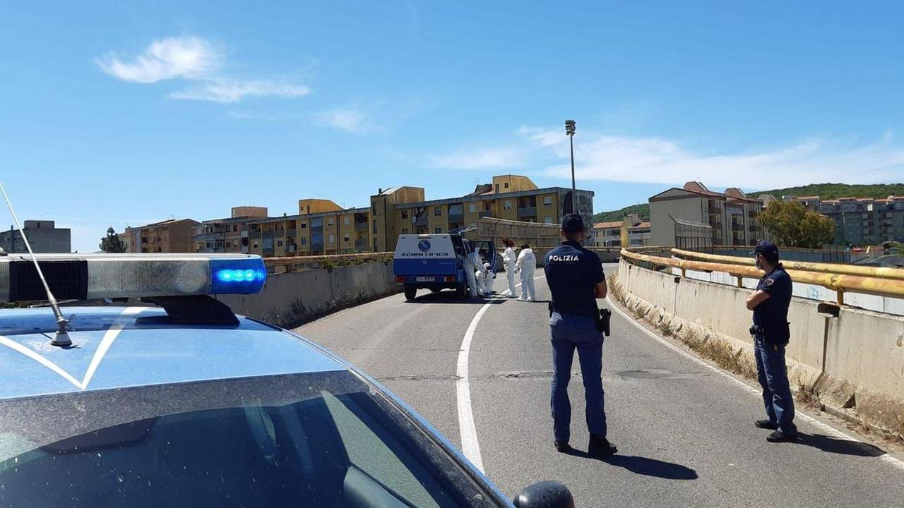 Aggredita in strada con un cacciavite da uno sconosciuto