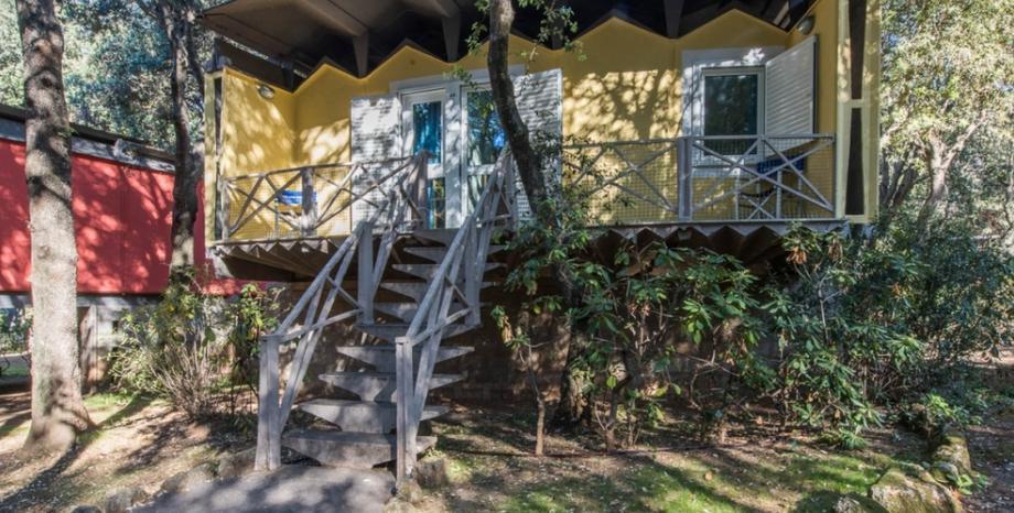 Una delle caratteristiche villette all’interno del villaggio Riva degli Etruschi