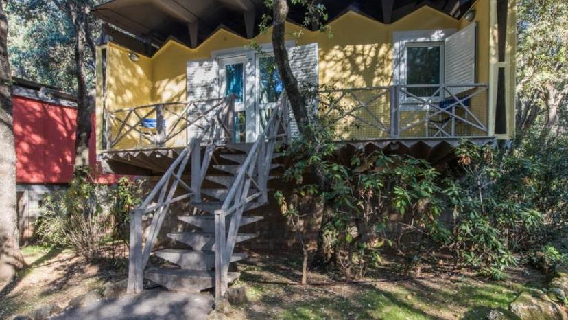 Una delle caratteristiche villette all’interno del villaggio Riva degli Etruschi