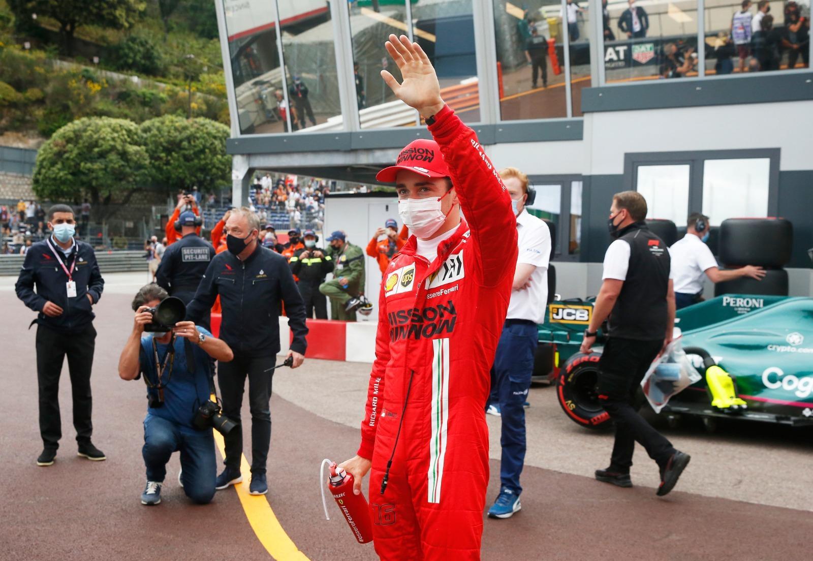 Clamoroso a Montecarlo. La Ferrari di Leclerc non parte