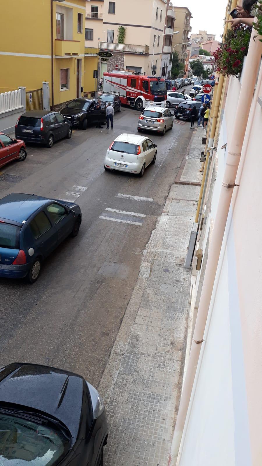 Porto Torres, scontro fra due auto tra via Balai e via Ettore Sacchi: feriti in ospedale