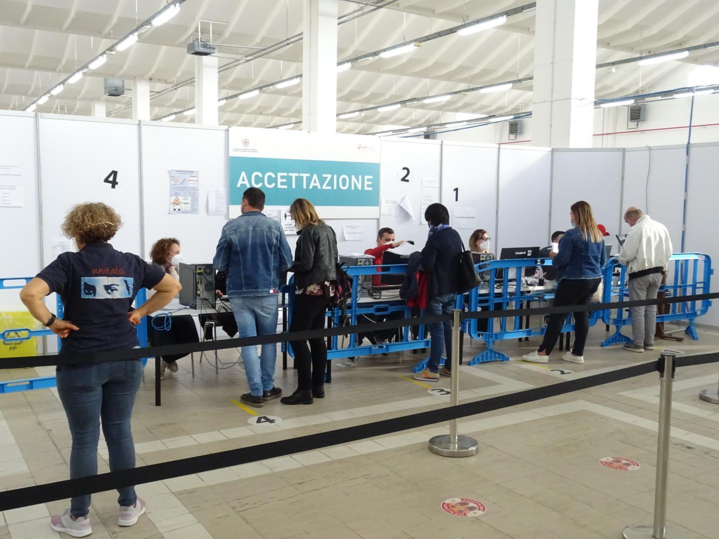 Vaccini, gli open day funzionano: in Sardegna ce ne saranno altri due
