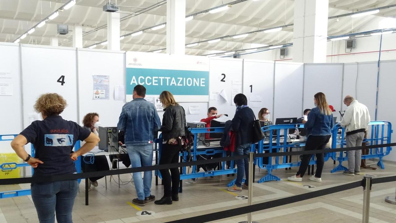 Vaccini, gli open day funzionano: in Sardegna ce ne saranno altri due